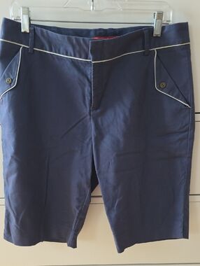 Cartonnier Navy with Red Trim Label Detail